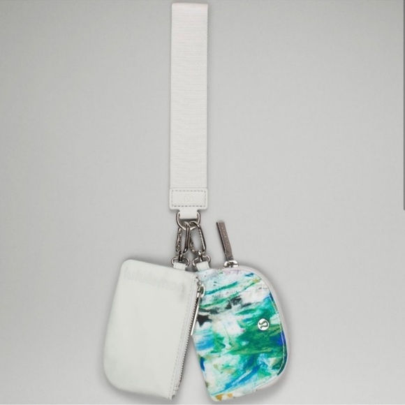 Lululemon dual pouch wristlet * rare color - Picture 2 of 8